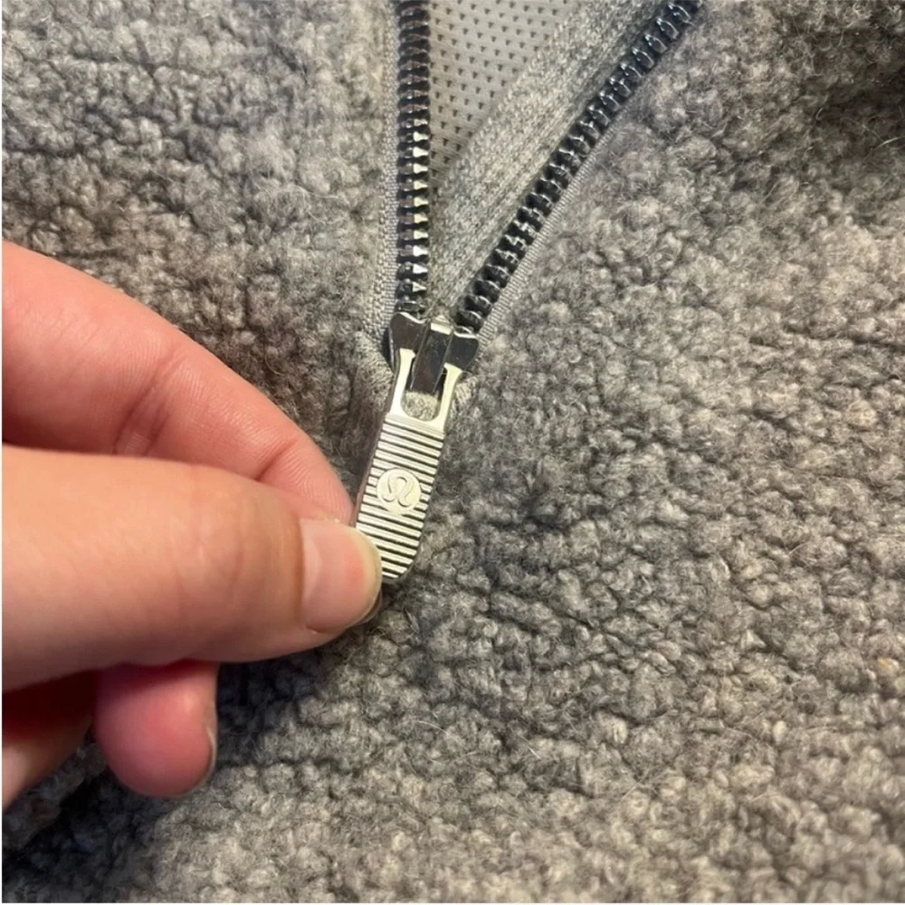 ⭐️❤️Lululemon athletica Gray Half-Zip Pullover - Picture 11 of 13